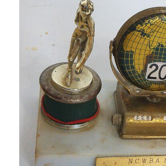 Vintage World Map Perpetual Flip Calendar Bowling Trophy 1965-1966 - Picture 6 of 7